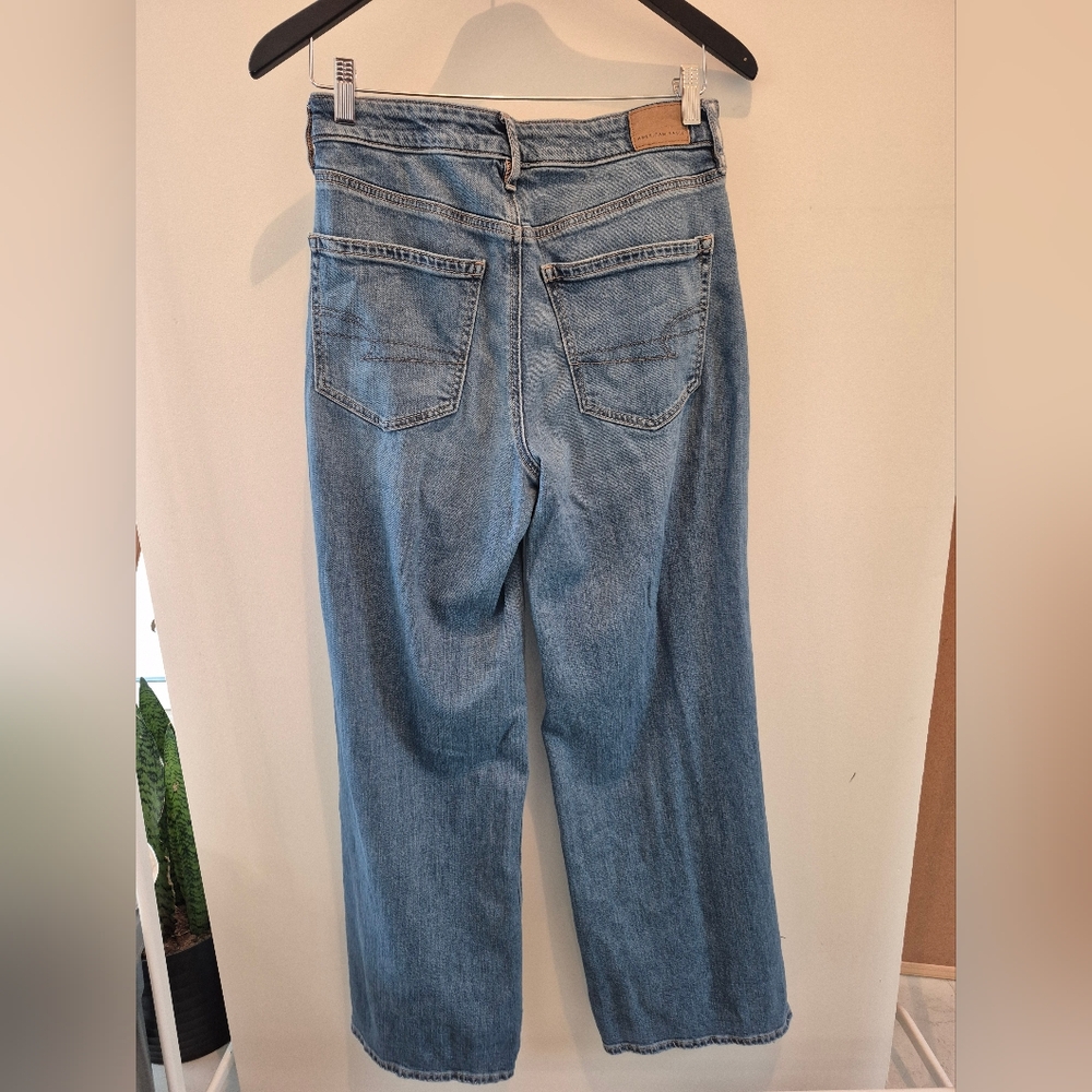 American Eagle Wide Leg Baggy Distressed Jeans Size 4 - Picture 2 of 7